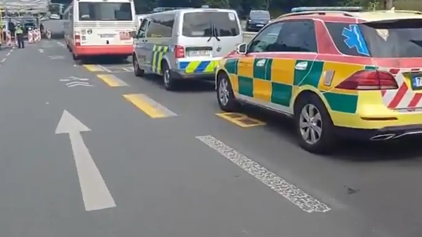 Nehoda se stala ve Vídeňské ulici u křižovatky s ulicí U krčského nádraží v Praze 4.