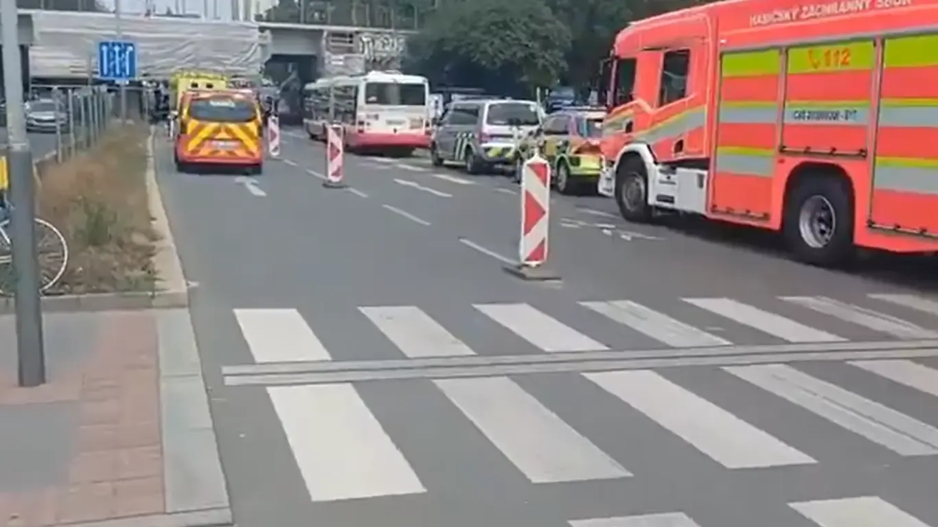 Nehoda se stala ve Vídeňské ulici u křižovatky s ulicí U krčského nádraží v Praze 4.